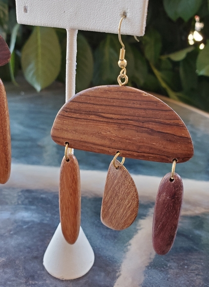 🍁HP🍁EUC HANDMADE WOODEN EARRINGS - Picture 4 of 6